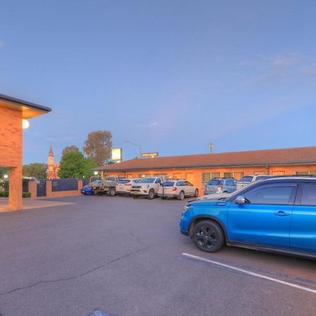 Cousins Motor Inn Inverell Exterior photo